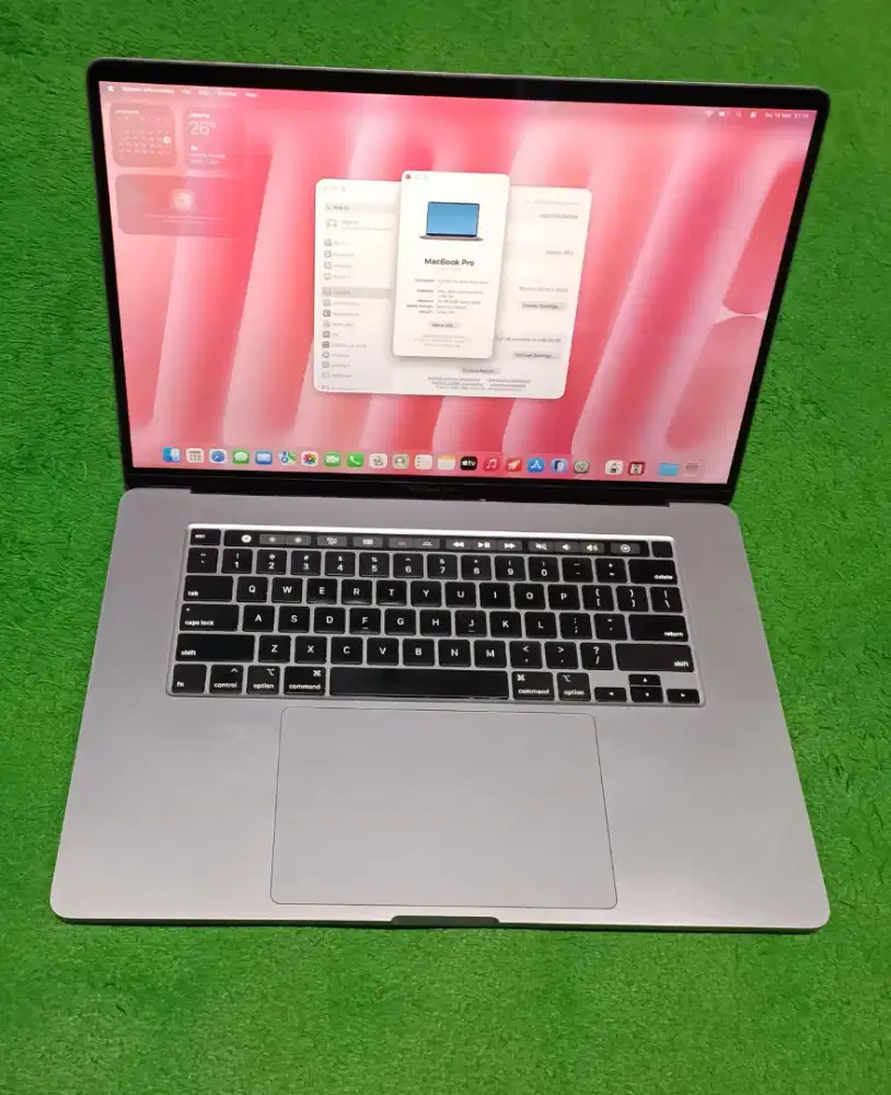 MacBook Pro 2019 16inch i7 32/512 Grey Touchbar Dual VGA Mulus Murah