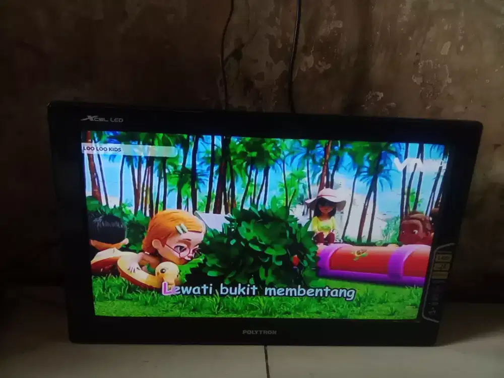 Tv led 24in merk polytron normal siap antar