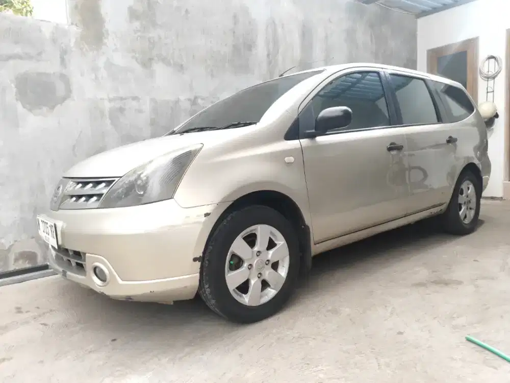 Jual nissan grand livina 1.5 XV manual