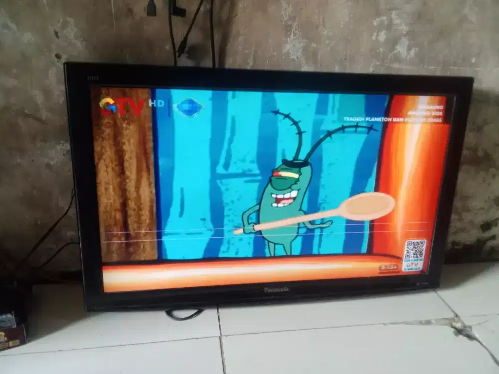 Tv lcd 37in merk panasonic minus 2rambut lain normal