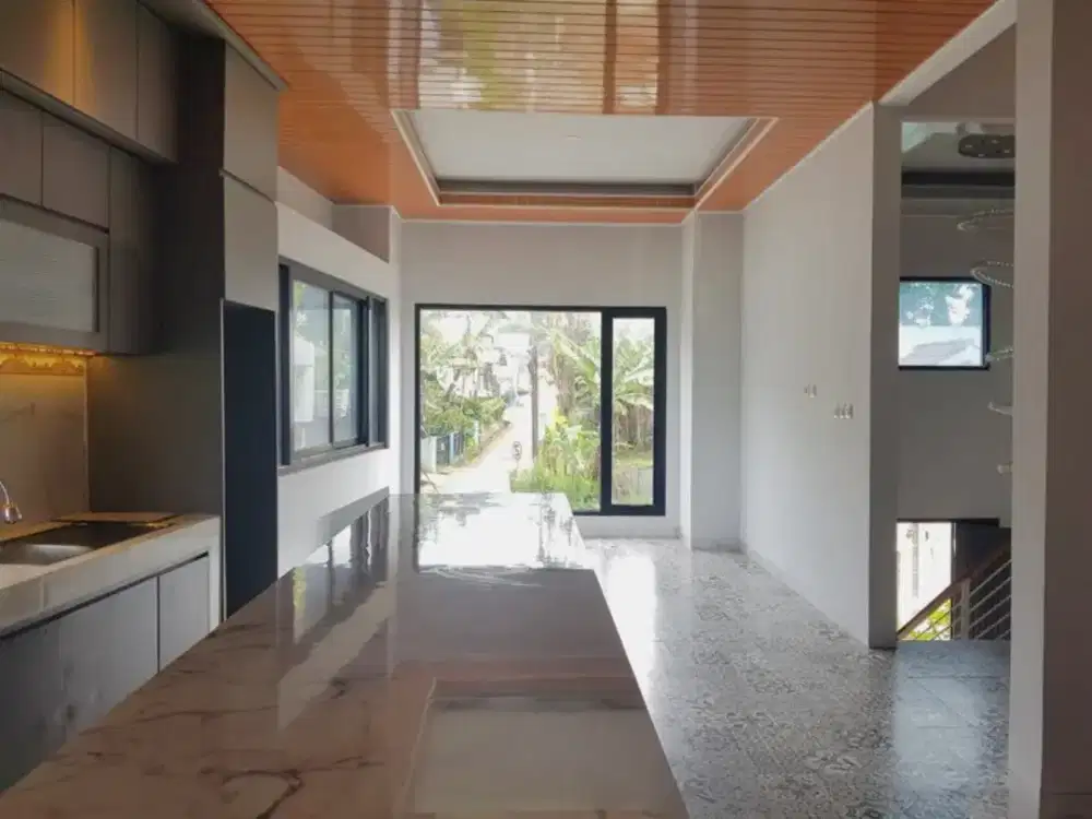 RUMAH BARU SIAP HUNI 4 LANTAI HARGA DI BAWAH PASARAN PEMILIK LANGSUNG