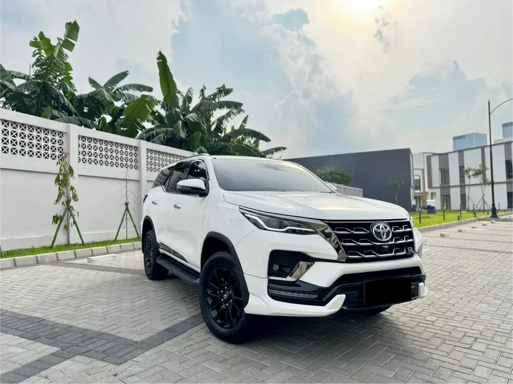 (KM 13 RIBU) Toyota Fortuner VRZ GR 2.8 A/T Putih 2023! LIKE NEW