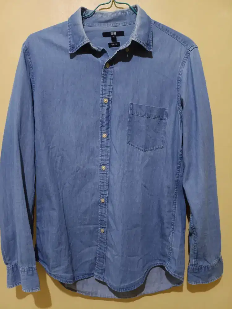 Uniqlo Kemeja Denim sz M, made in China