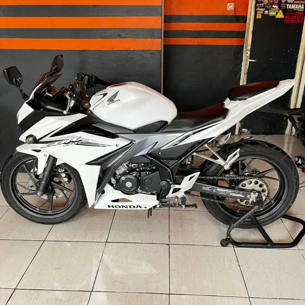 CBR 150R taun 2016