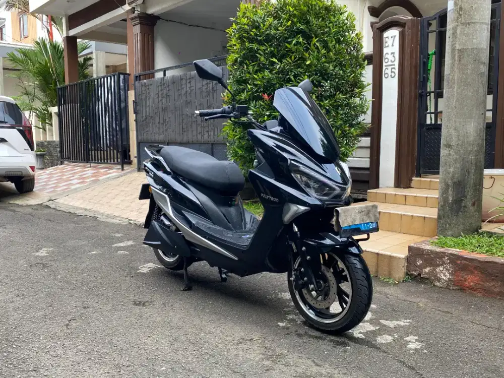 Polytron Fox R Warna Hitam Tahun 2023 Kunci Remot Masi 2 Lengkap