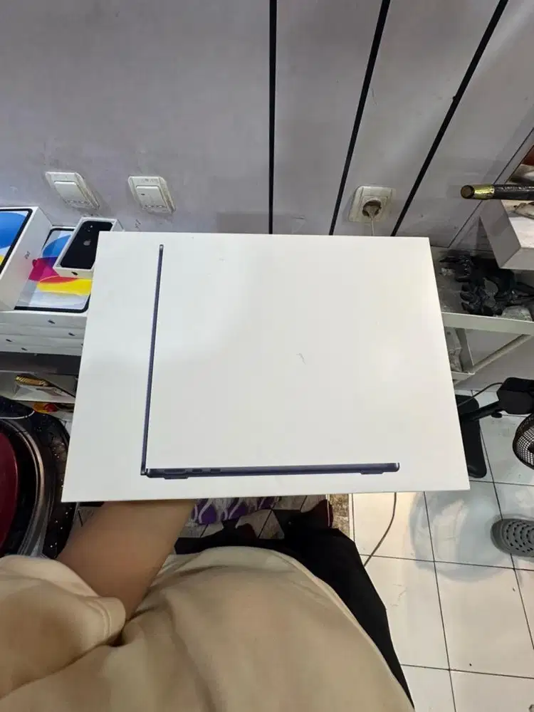 MacBook Air M2 16/256 Ibox New Segel Garansi Resmi