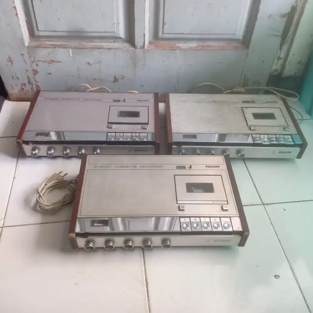 Tape legend Philips N-2400 cukup mulus