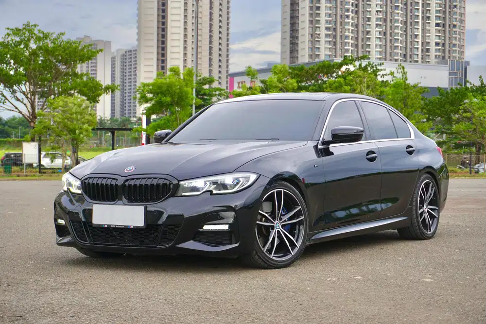 BMW 330i 2021 Bensin