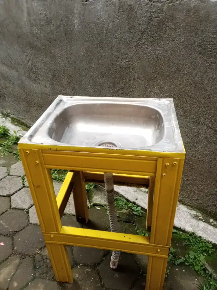 Wastafel cuci piring