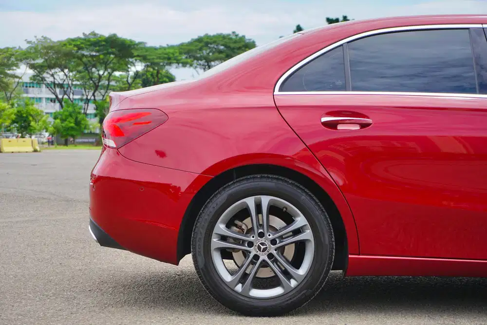 Mercedes-Benz A200 2021 Bensin