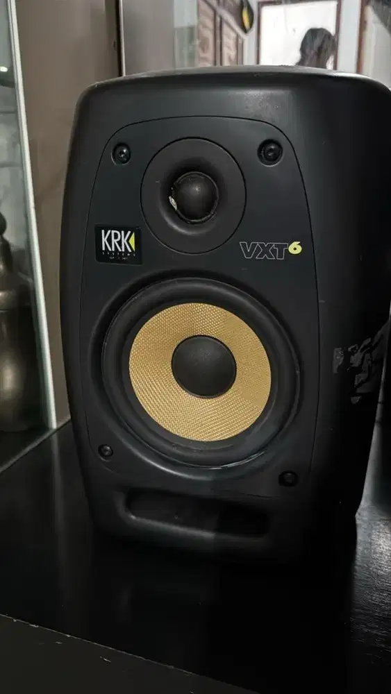 DIJUAL SPEAKER KRK SYSTEM VXT6