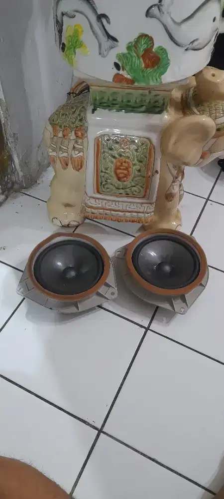 Speaker mid bass Toyota Alphard 2022