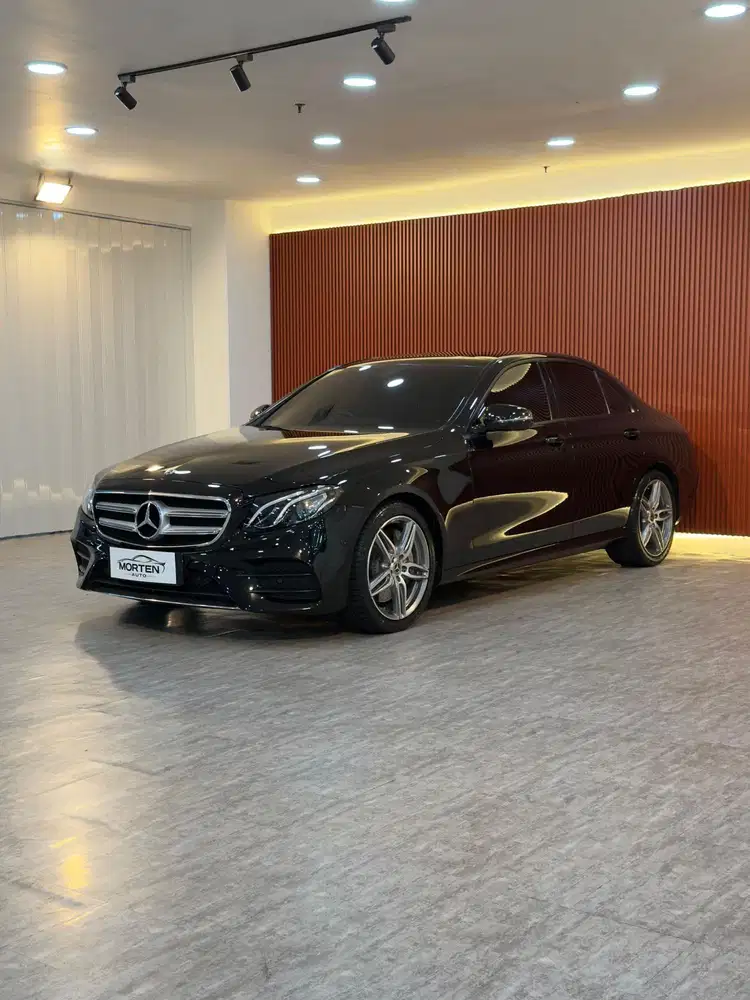 Mercedes Benz E300 AMG 2017 odo 24 Ribuan