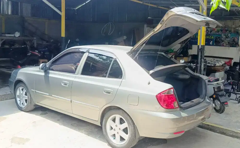 Dijual cepat! Hyundai Avega Tahun 2010 mulus,interior rapi,dan terawat