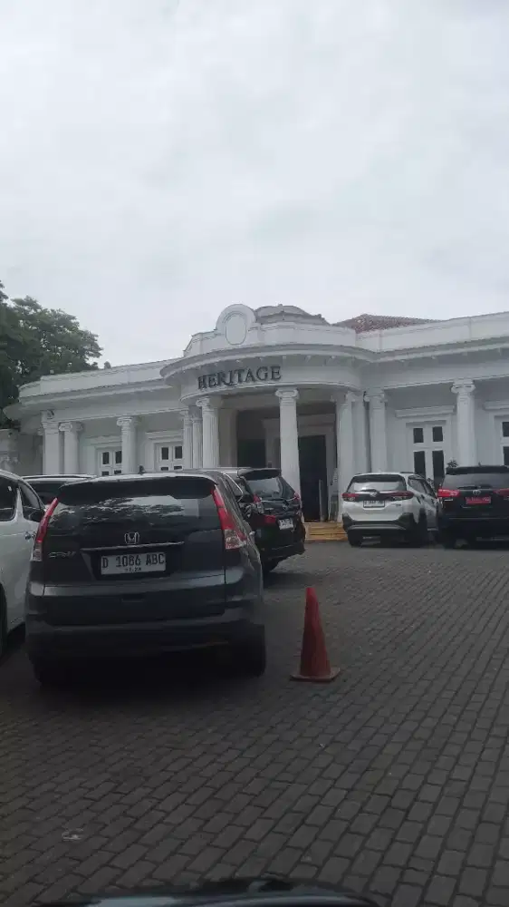 Mencari pekerjaan sebagai Supir Pribadi