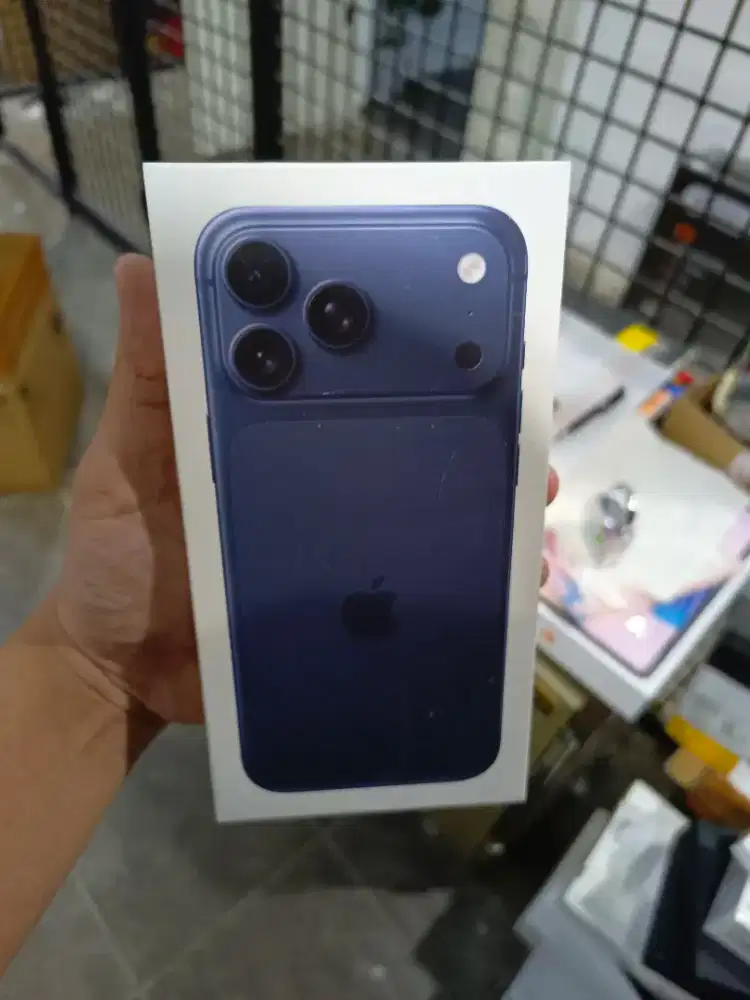 iPhone 17 Promax 2TB Deep Blue