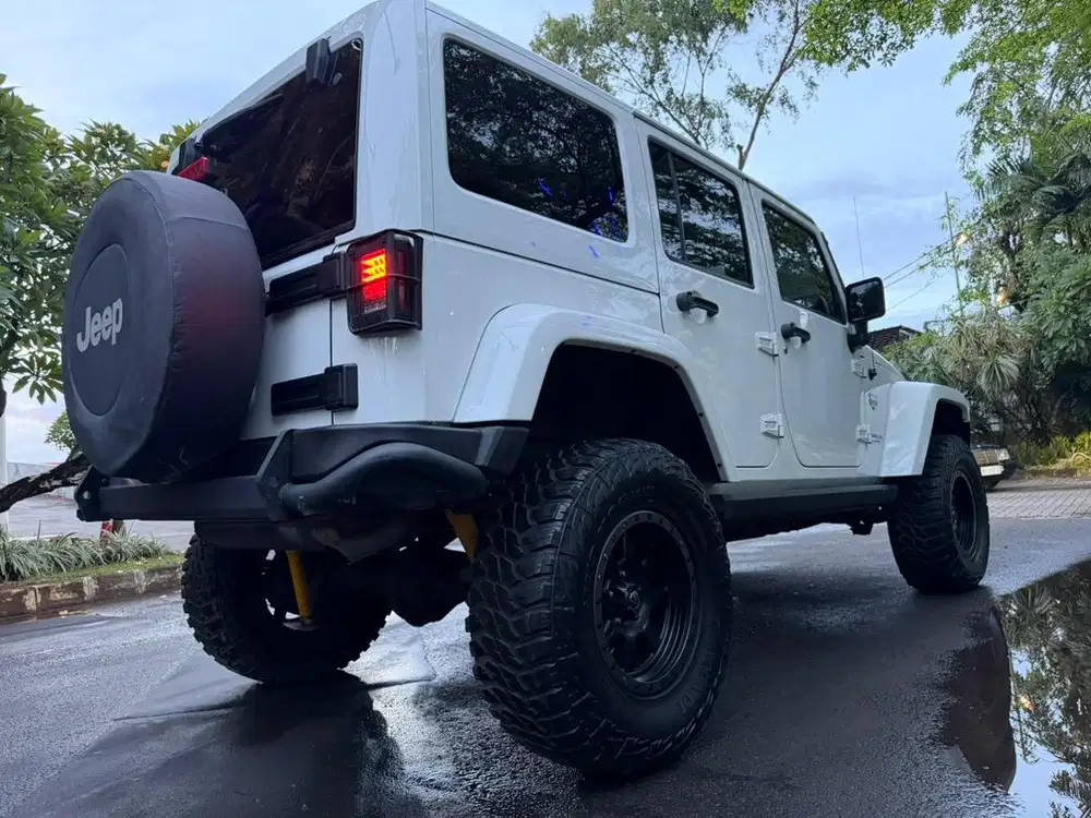 Jeep Wrangler Sahara Arctic 2012