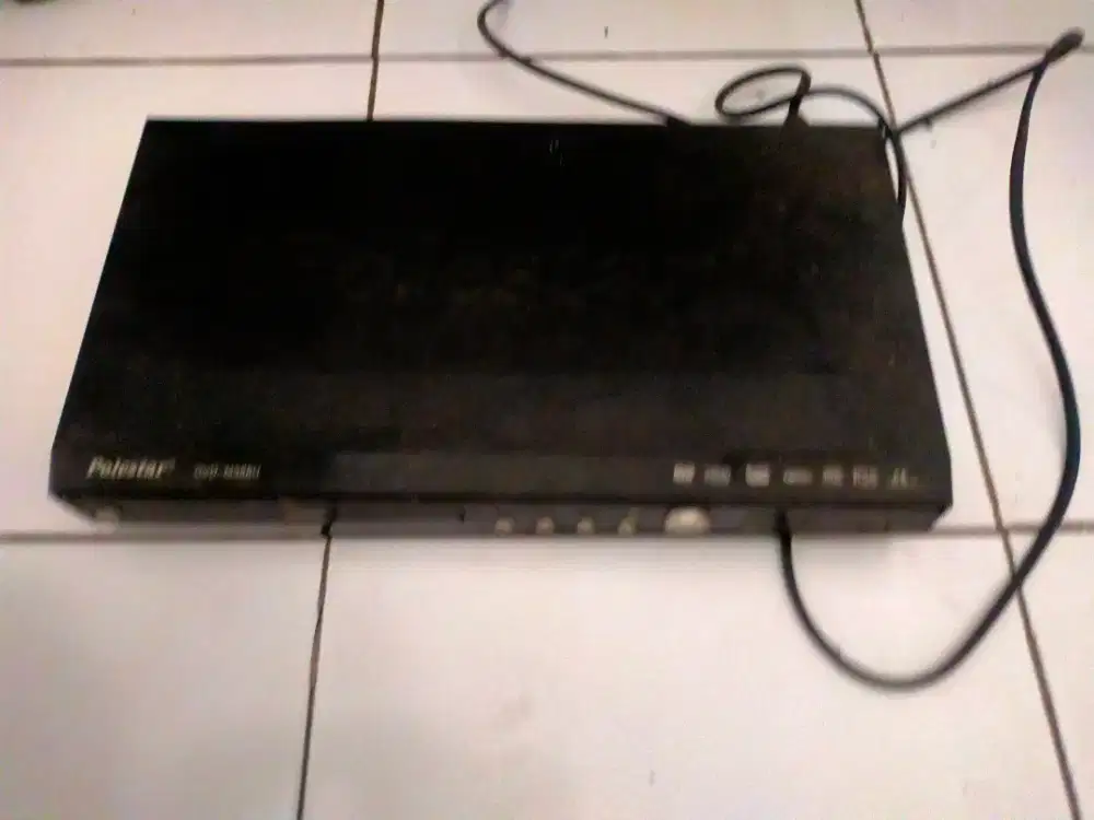 Dvd player merek polestar hitam
