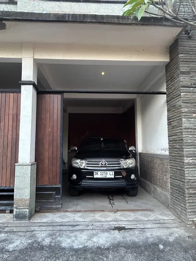 Fortuner bensin matic, kondisi mulus, siap pakai