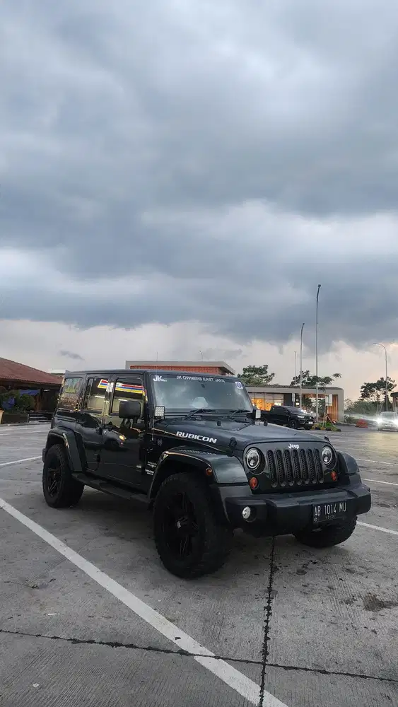 Jeep Wrangler Sahara 2011 Bensin