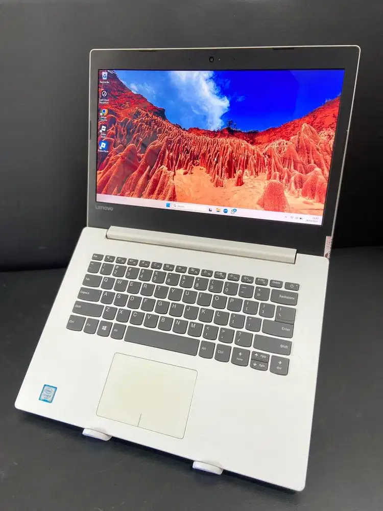 Laptop Lenovo Intel CoreI3-6006 / RAM12GB / SSD128+HDD320GB