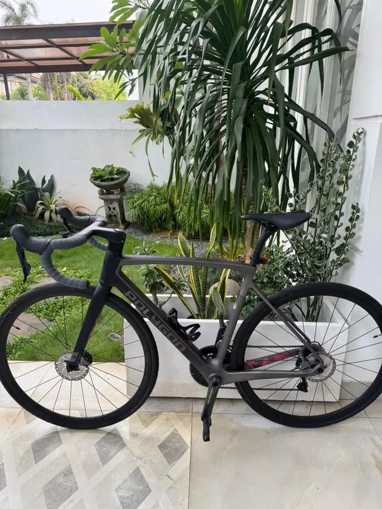 Polygon Strattos S8 2022