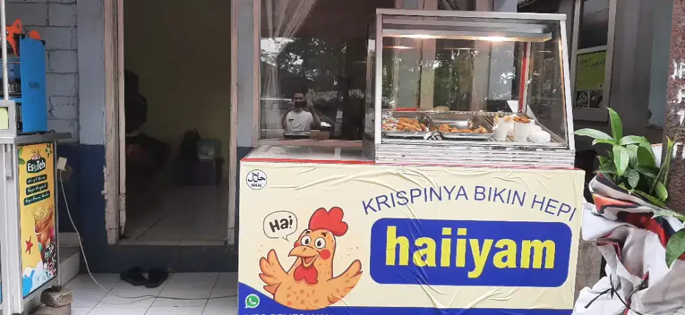 Tenaga Keja Kios Ayam Krispy