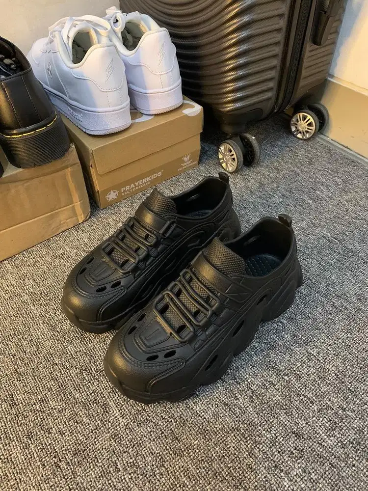 Jual Sepat Sandal Pria Wanita Baru Preloved Bekas Sample Konten