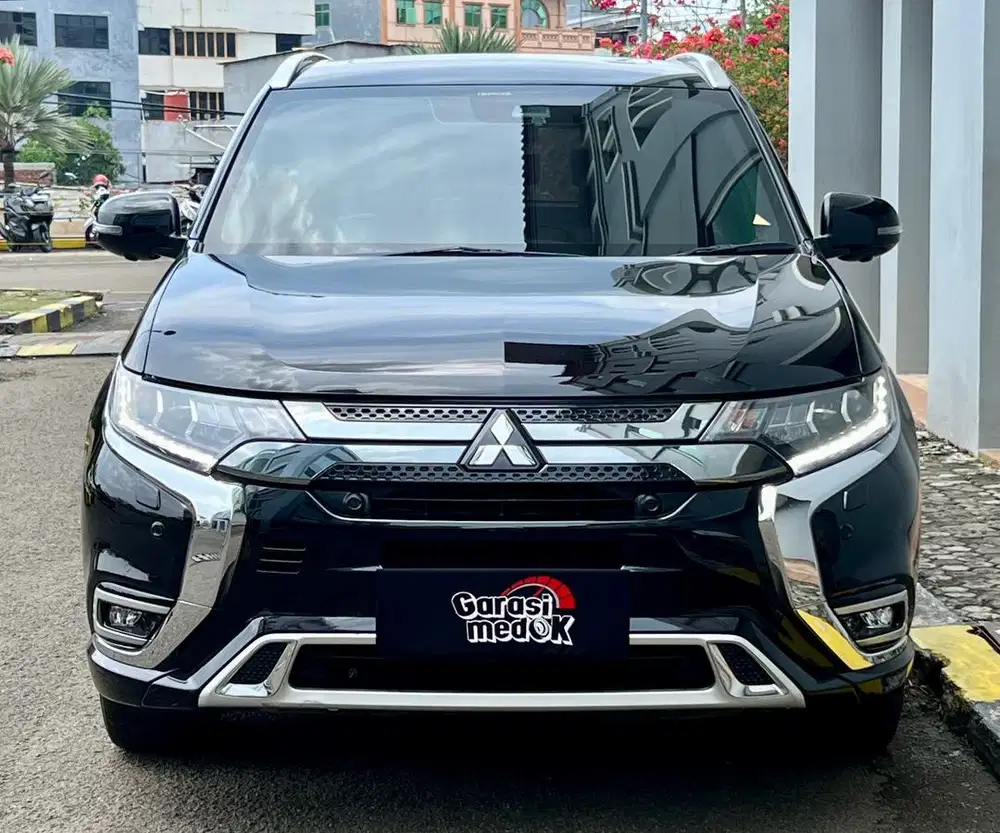 Mitsubishi Outlnader PHEV AWD 2019 Antik Low KM Murah Bekas Ganjil