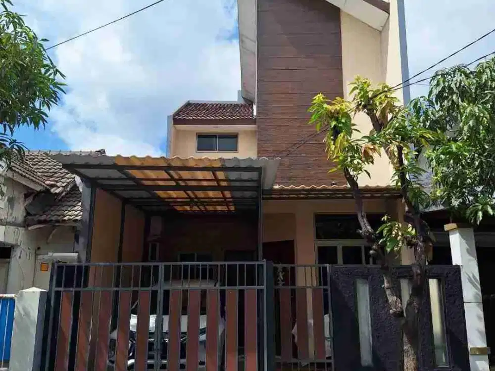 Dijual Rumah 2 Lantai Pondok Tjandra dekat Tol Tambak Sumur - MERR