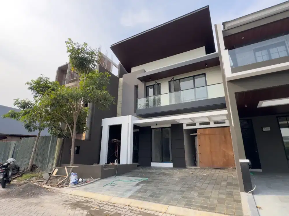 Baru Gress Minimalis Rumah di Citraland Utama Surabaya Barat