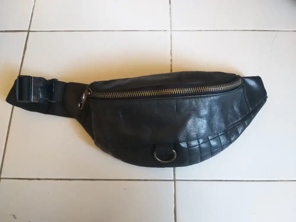 Tas Pinggang Kulit ZARA