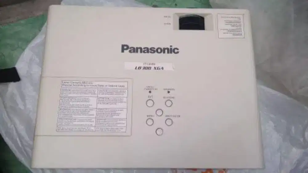 Proyektor panasonic LB-300 second