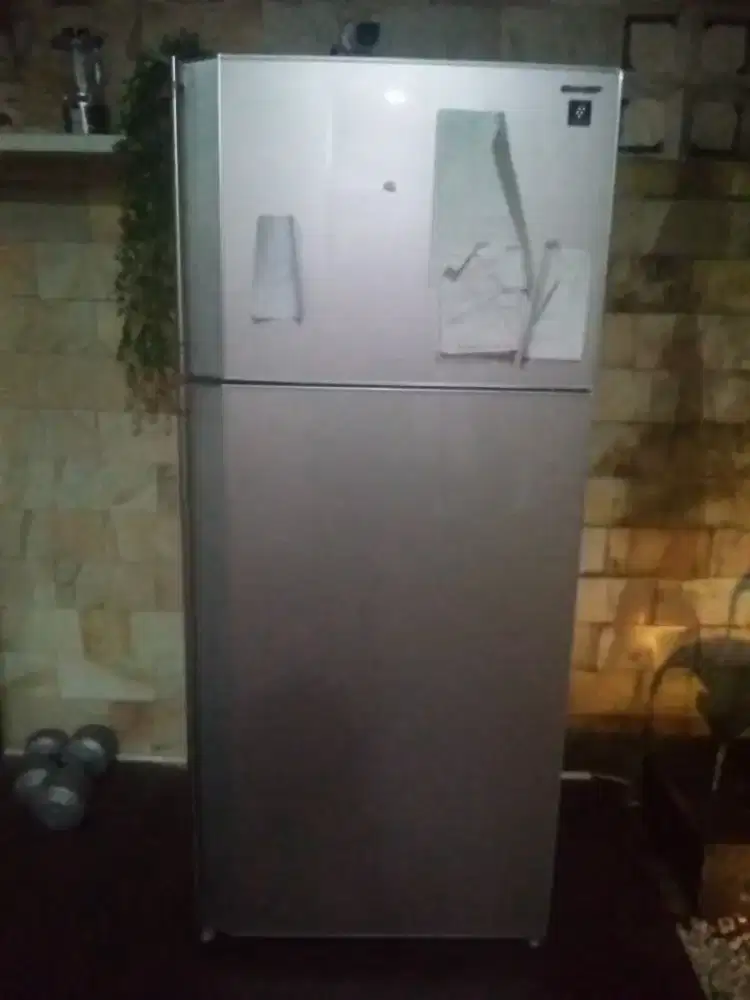 Kulkas Sharp Plasmacluster 2 pintu