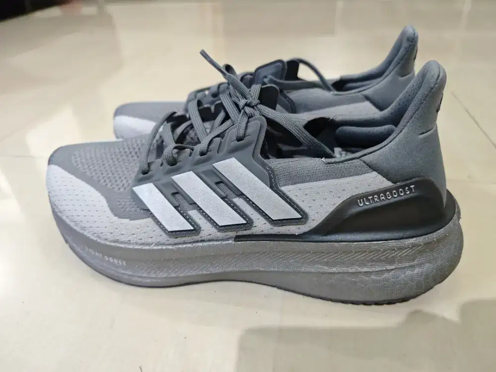 Adidas Ultraboost 5 Grey