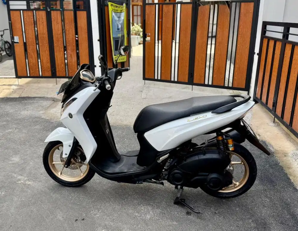 Yamaha Lexi S Keyless 125 VVA MULUSSS Pajak Hidup Panjang