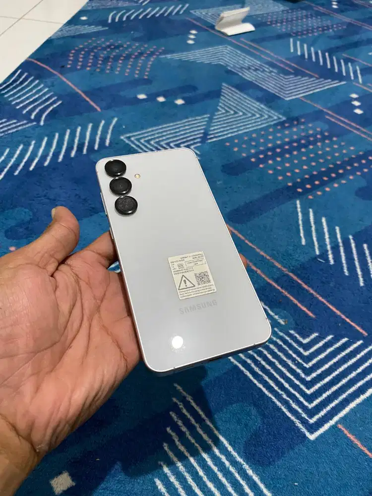 Samsung s 24fe 8/256 white