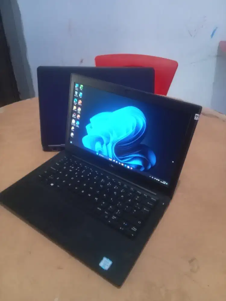 Dell latirude 7280 core i5 ssd 128gb.mulus