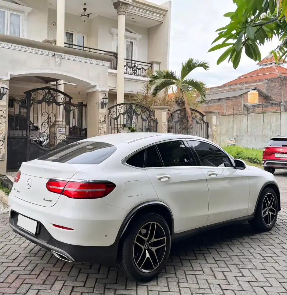 MURAH. Mercedes Benz GLC300 COUPE AMG 4Matic 2020 glc 2019 gle400