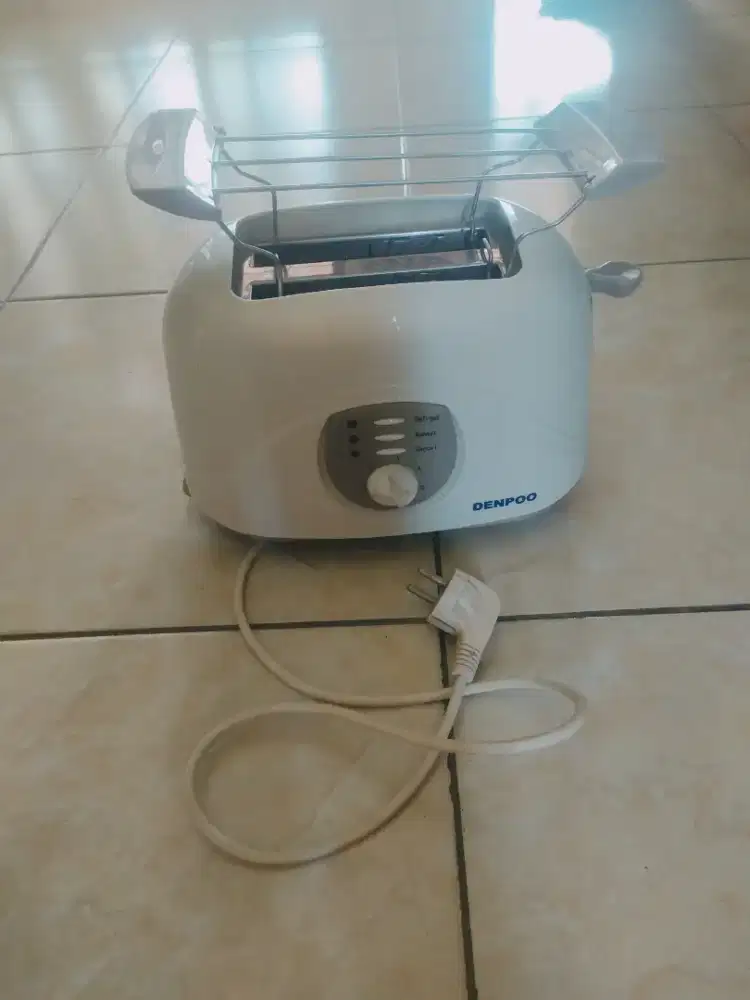 Pemanggang Roti Merek Denpoo