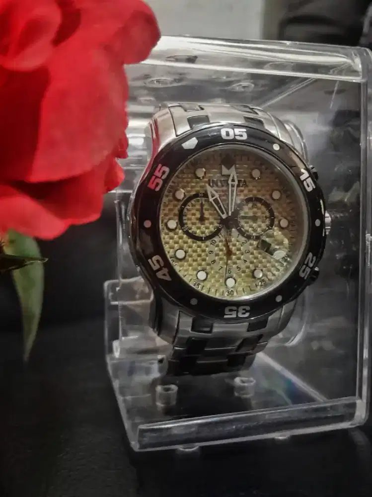 Jam tangan INVICTA