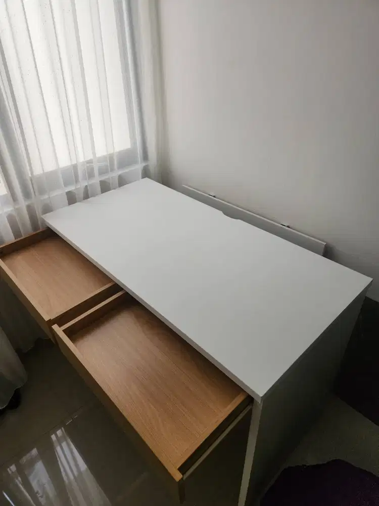 Meja Kerja / Belajar