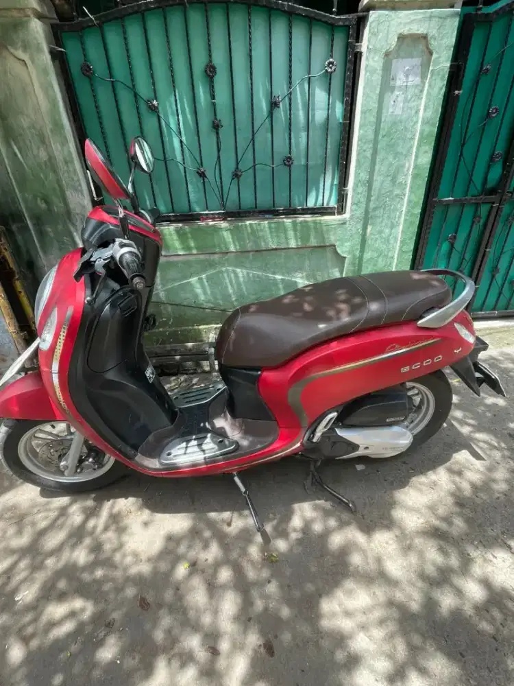 Scoopy Stylish 2023 Merah
