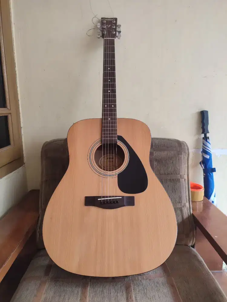 Gitar akustik yamaha F310