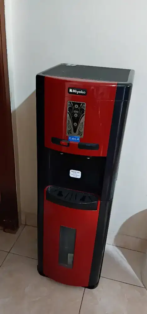 Dispenser Miyako Galon Bawah (bisa panas dan dingin)