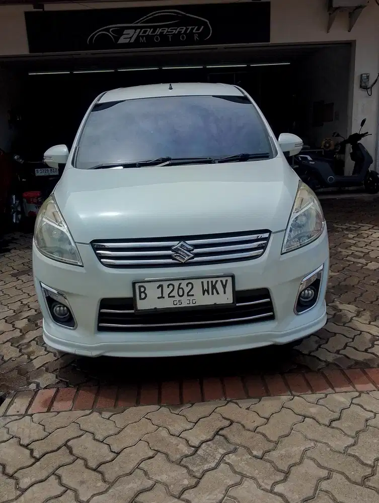 ERTIGA GX ELEGANT AT / AUTOMATIC 2015 PUTIH