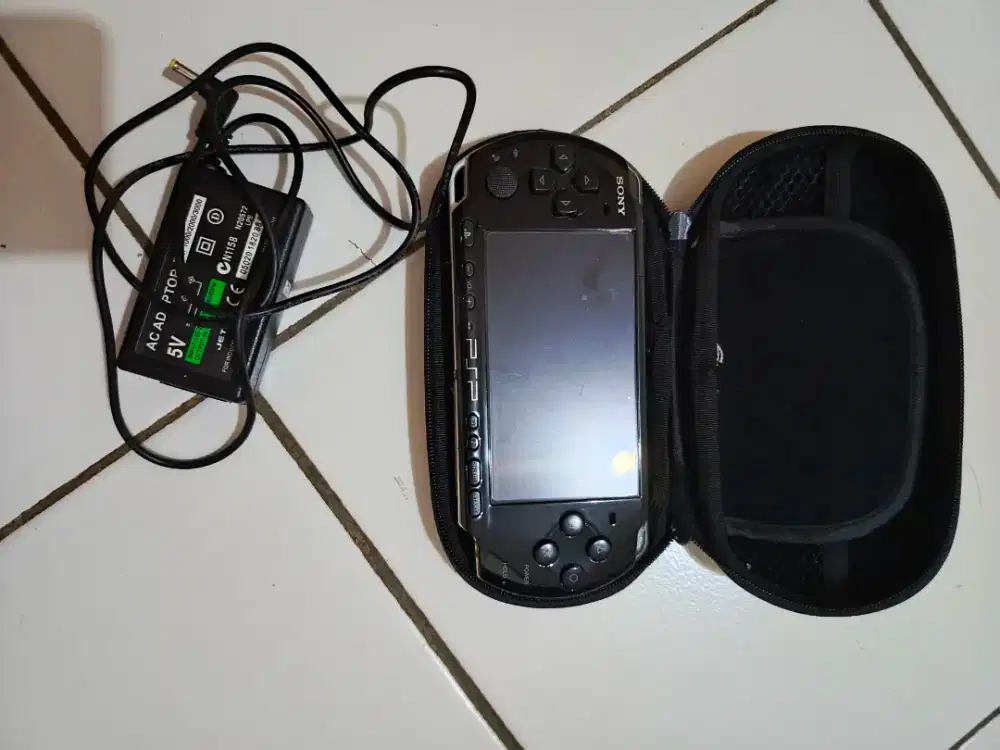 JUAL CONSOLE PSP 3006