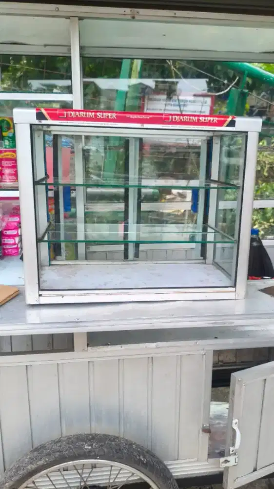 Etalase Roko Like New