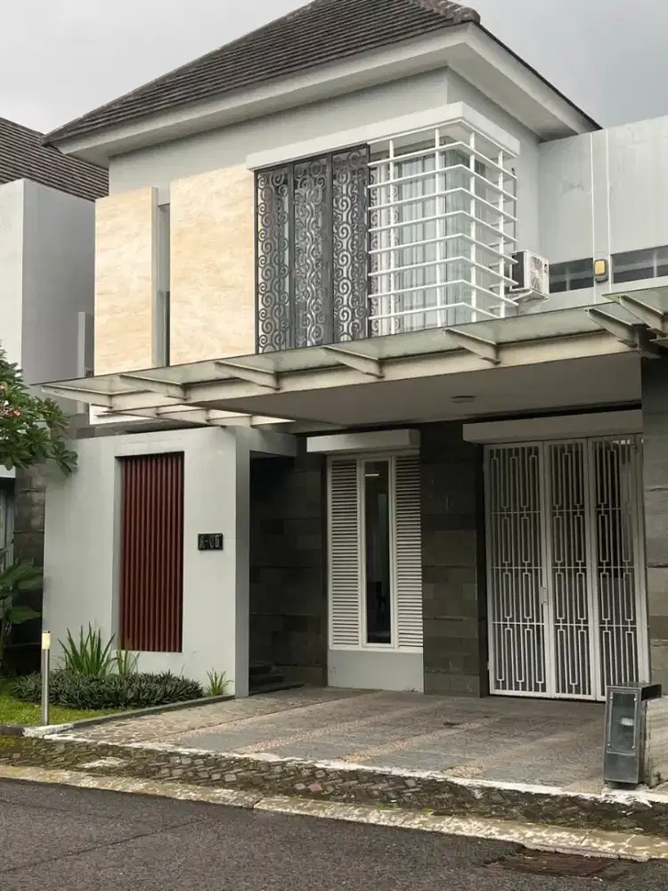 Disewakan rumah mewah di calm maguwo, dekat adisucipto