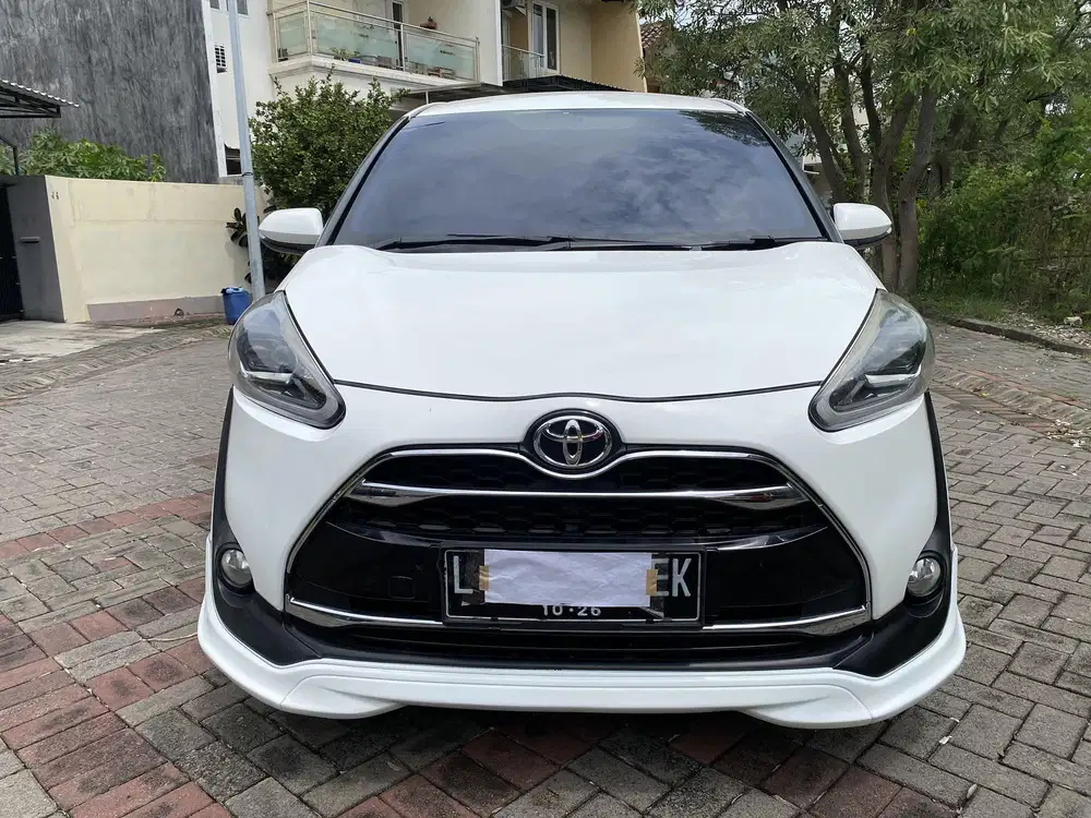 SIENTA 1.5 Q automatic putih 2016 Slidding kirikanan pake pribadi (L)
